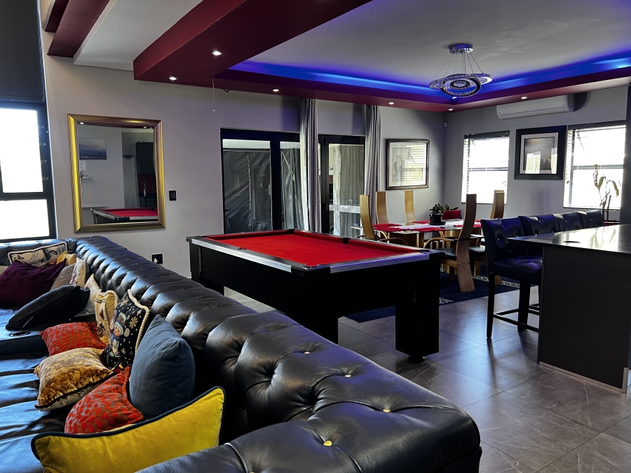 To Let 5 Bedroom Property for Rent in Parklands North Western Cape